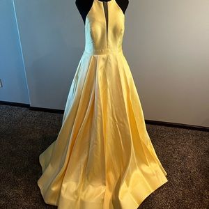NWOT Sherri Hill prom dress